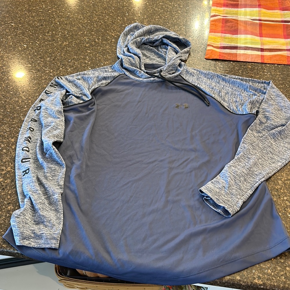 Hooded under armour women’s long sleeve top